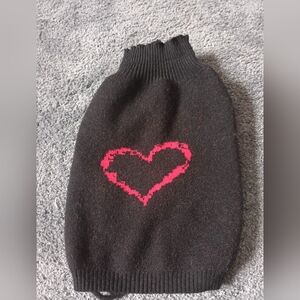 Black Knit Sweater with Red Heart Pet Sweater Size L PRE-OWNED For Dogs Or Cats